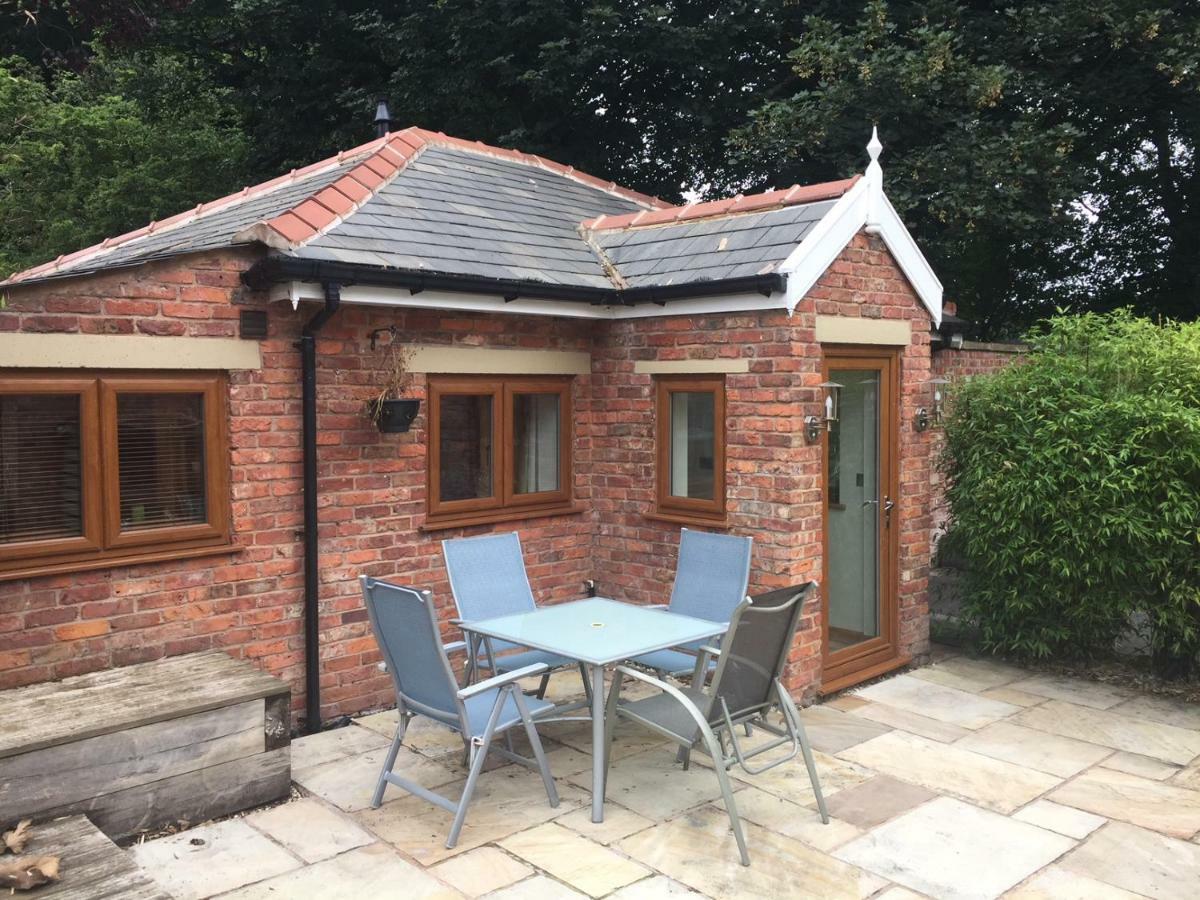 The Old Vicarage Lodge Manchester Dış mekan fotoğraf